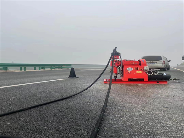 松山湖管委会马路路基路面开裂下沉注浆加固灌浆